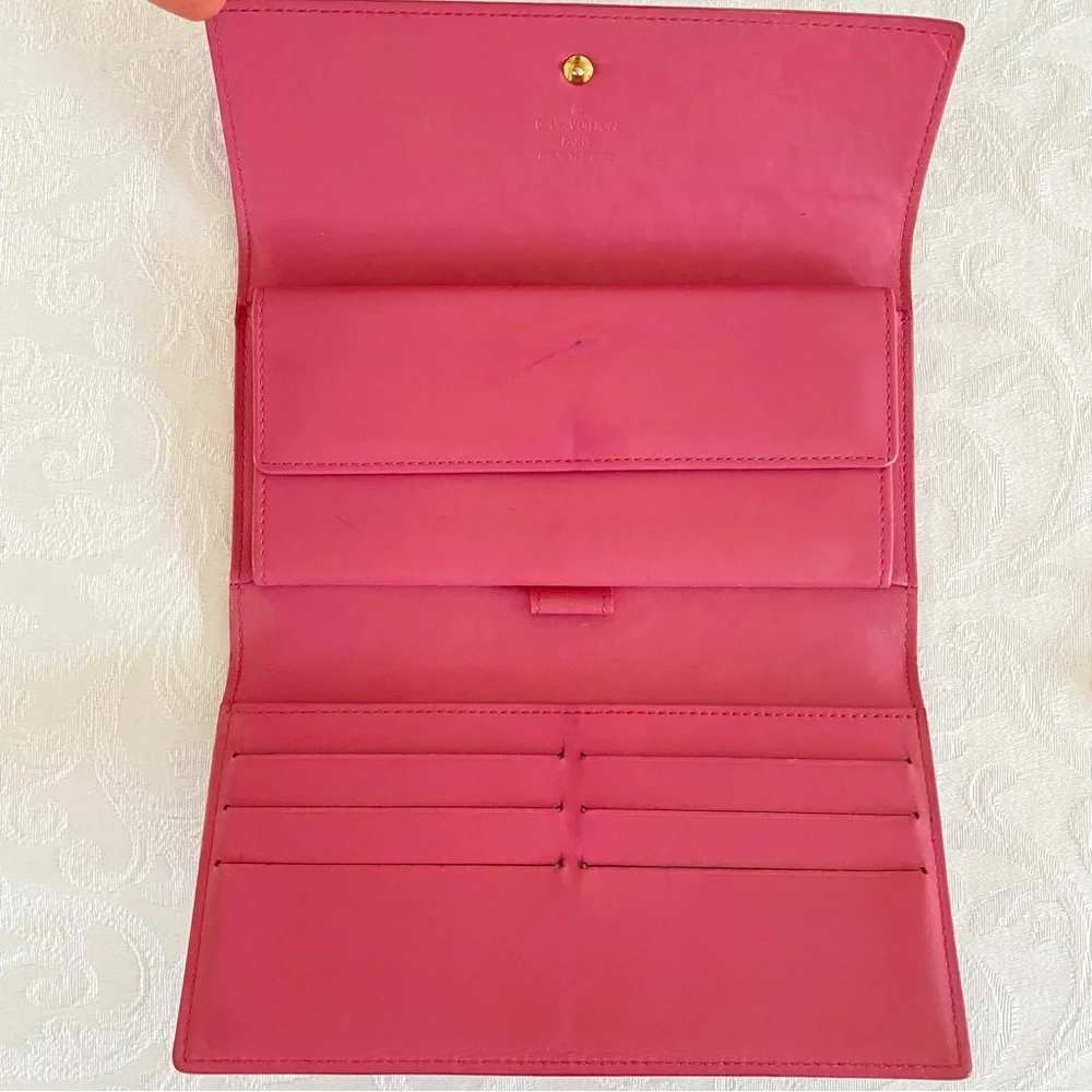 LOUIS VUITTON pink Vernis Wallet